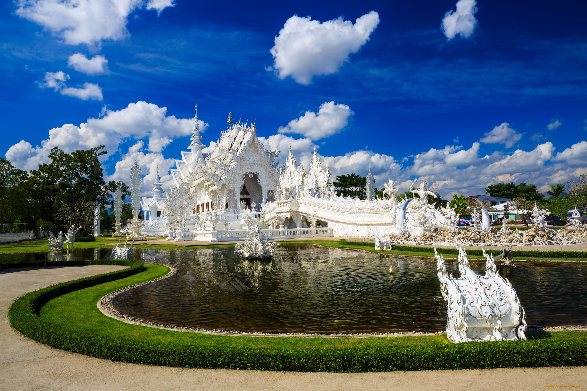 Самые красивые и интересные места. Ват Ронг Кхун Таиланд. Чианграй белый храм. Ват Ронг Кхун (Чианг-рай, Таиланд). Белый храм ват Ронг Кхун.